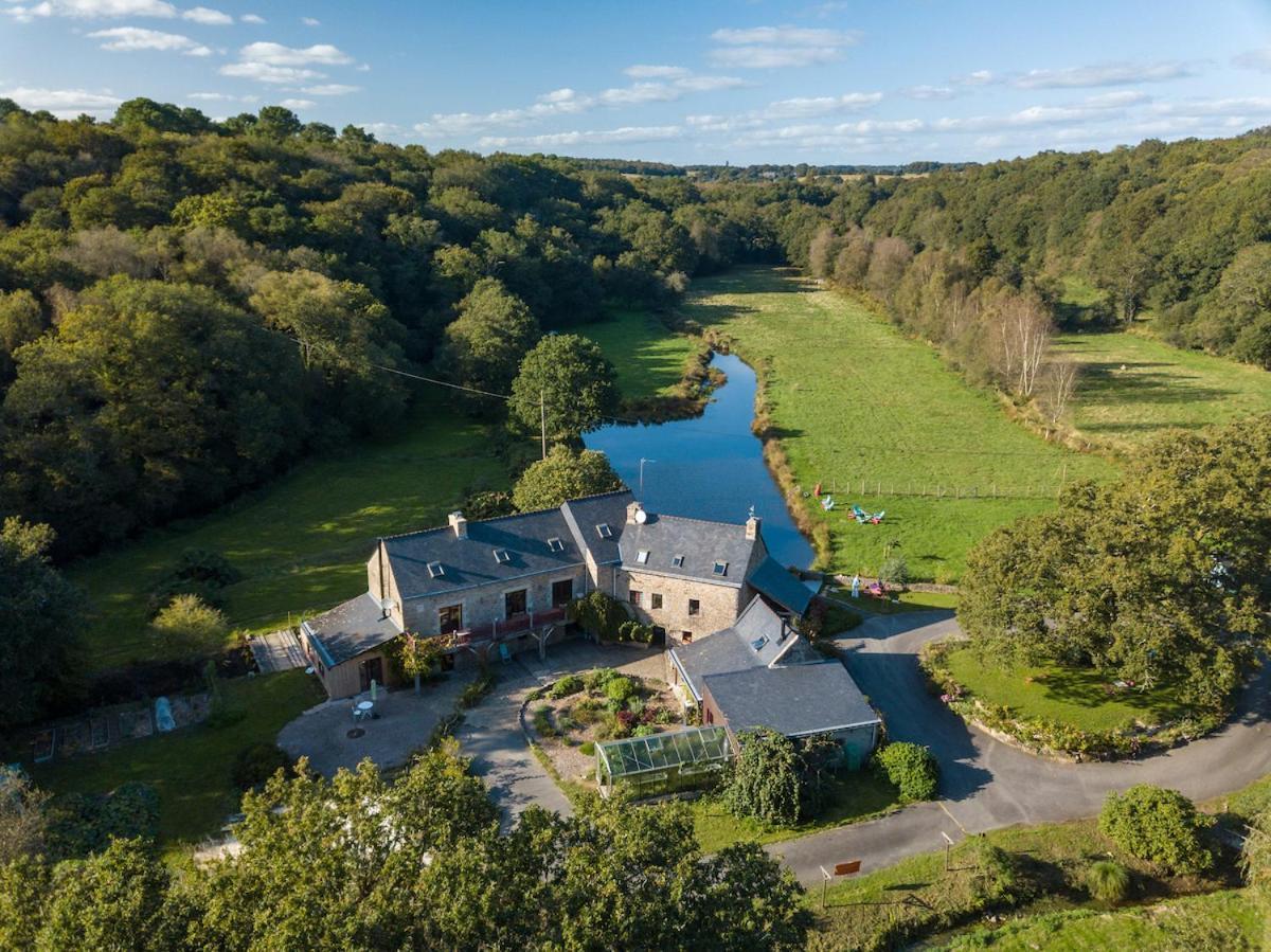 Le Moulin Des Hirondelles Panzió Pluvigner Kültér fotó